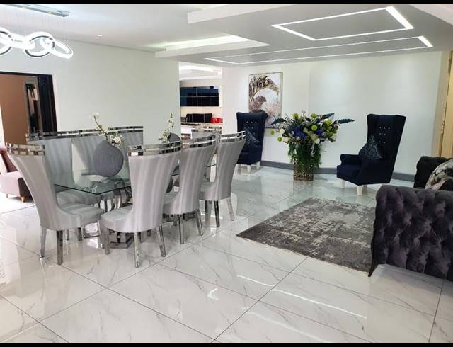 4 BEDROOM HOUSE FOR SALE IN IZINGA PARK